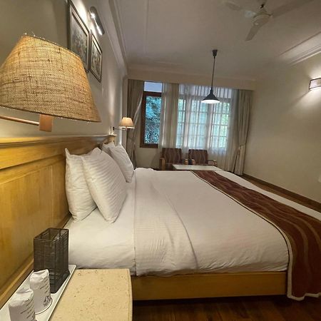 Hotel Willow Banks - Boutique 4 Star Hotel On The Mall Road Shimla Exterior foto